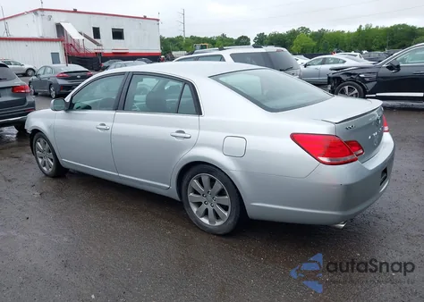 2005 Toyota Avalon Touring z USA, uszkodzony, nr VIN 4T1BK36B25U033316